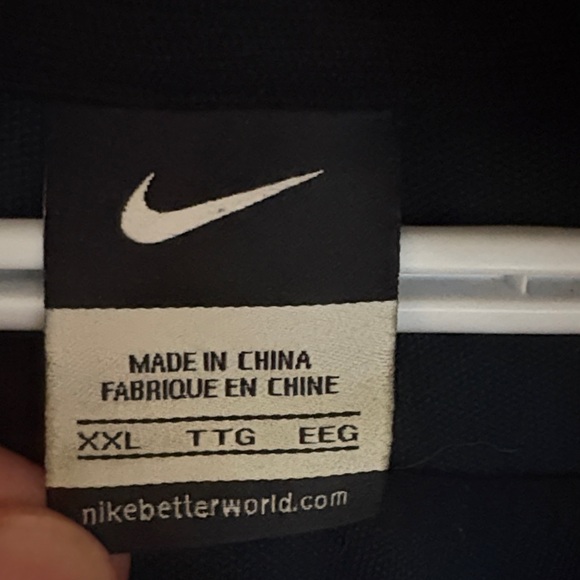 Nike Black and Red Manchester United Tracked Jacket - Picture 2 of 8